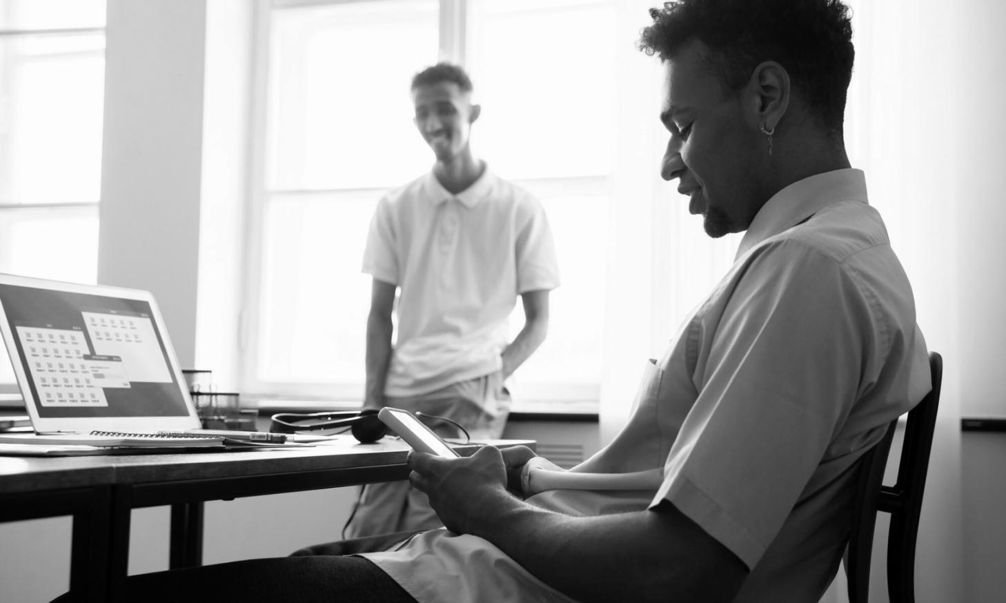 Session de consultation financière avec présentation de résultats d'analyse